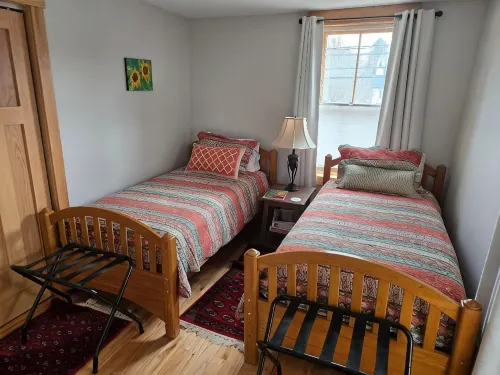 Located in beautiful/historic downtown Peninsula in the heart of a National Park