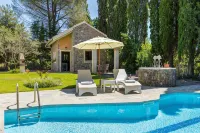 Petrinos Cottage in Dassia, Private pool, A/C, WiFi, 300m to the beach. - 4 星級