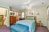 The Dogwood Suite at Tudor House Vacation Rentals - 발코니