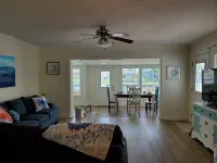 Gulf of Mexico Canal Cottage with Boat Dock and Heated Pool - Private Pools