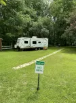 Beautiful Camper on a country road. - Homestays
