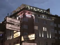 Hotel Kossak Hotel berhampiran Dragon’s Den