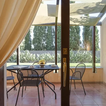 Tranquil Lantana Resort Hotel & Apartments 1 Bedroom Room Apartment Sleeps 5