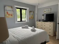 Warm, Inviting Beachhouse with Spa in Great Location of Gorgeous Montauk! - 4-Star