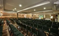 Umuarama Plaza Hotel by Castelo Itaipava - parking