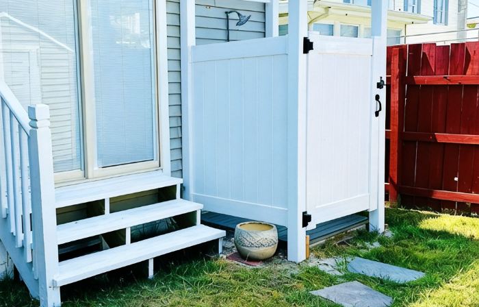 Newly Renovated 3BD/2BTH, 1 BLK to Beach