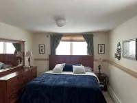 Charming 2-bedroom ski in/ski out condo on Mt. Snow with fitness, pool, WiFi