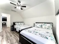 Beach House by the Bay, 9 Car Parking, Linen Included