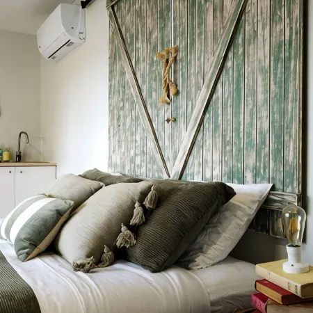 Wake with the Kangaroos: Sunrise Cabin Escape in Mudgee