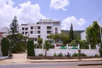 Garden Hills Hotel