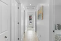 Luxury 3 bdm cottage 2 min walk from Parlee Beach - 4-Star