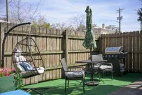 The Maiden Voyage: Themed,Steps to Forsyth,King Bed,Grill,Games,Picnic Basket
