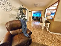 Family friendly 3bed, 2bath house with WiFi, AC, Pool. 6mi-beach, 13mi-airport - Pool
