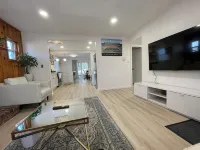 Newly Renovated Luxury 3-Bed 2-Bath Home with Easy Airport Access Hotels in Framingham