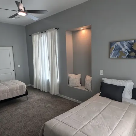 Spacious Luxury Retreat in the Heart of Glendale with All Amenities