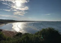 Charming private home. Walk to beach, restaurants, entrance to the Cliff Walk! - บังกะโล
