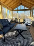 Gorgeous Historic Victorian - 4 bedrooms 2 bathrooms - 4 Blocks Walk to Town - Wifi