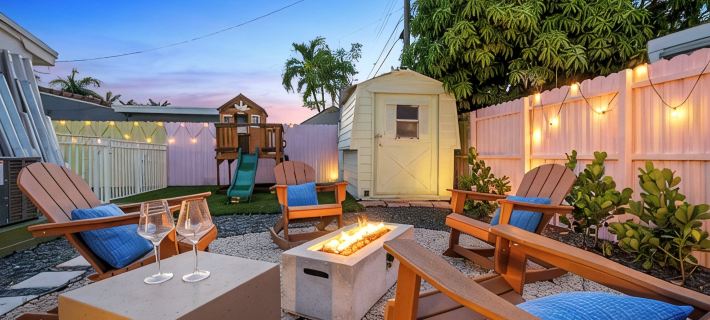 CowboyPool, MiniGolf, Arcade, Firepit, PingPong! Hallandale Beach Gem ハランデール・ビーチのホテル