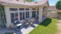 Desert Home On Golf Course - 2 ดาว