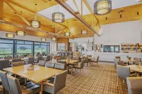 13th Beach Golf Lodges - breakfast