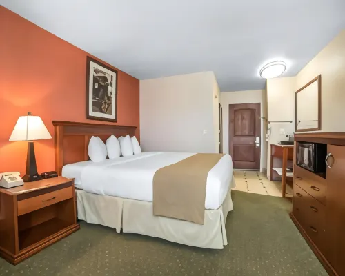 Quality Inn Winnemucca- Model T Casino - Parking