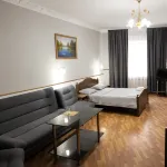 Izumrud Hotel - 바