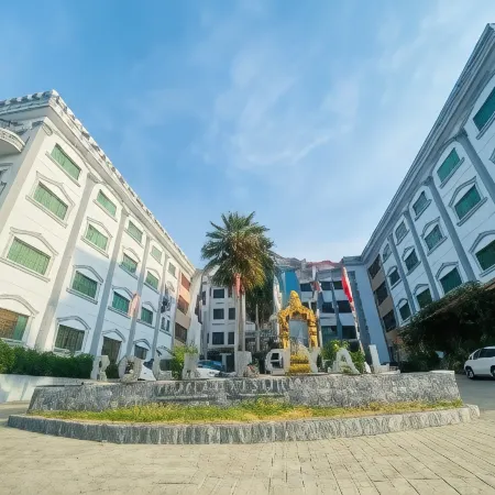 Rock Royal Hotel & Resort