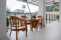 Yutaka Inn El Reyshi Banyuwangi - parcheggio