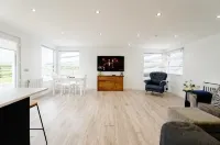 Castle View Chalet by Clonlum Cottages - 3-Star