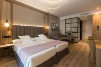 Hotel Giralda Center