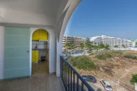 Espaçoso Apartamento Central 6 Minutos a pé da Praia - 2-Star
