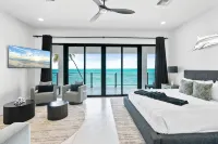 KPOW on the Beach - Brand New 5 bedroom Luxury Beachfront House! - 4-Star