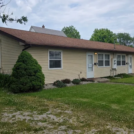 Tis' Time Getaway. Just a few blocks from beautiful Lake Erie!