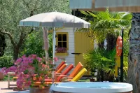 Villa Madrina Lovely and Dynamic Hotel - Kylpyammeita