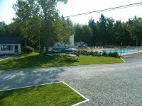 Belle Isle Motel - Pools