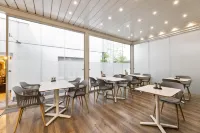 Garden Hotel - พร้อมอาหารเช้า