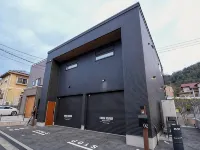 Garage House Hotel Ishiuchi Base Hotels in der Nähe von Die Verkaufsstellen Hiroshima