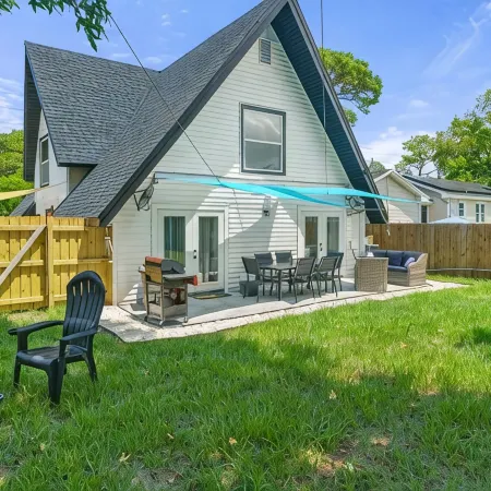 Private Coastal Home w. Gaming Loft, Pool Table, Hot Tub, Arcades - Pet Friendly