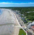 Oceanfront Cottage on Long Sands Beach - Sleeps 4 - 3-Star