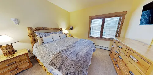 Luxury Corner Lodge Ski-in/Out Steps from Lift, Trail Head, Town, & Hot Tub/Pool - 3 stjerner