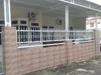 Artalia Guest House Salatiga Hotels in Sidorejo