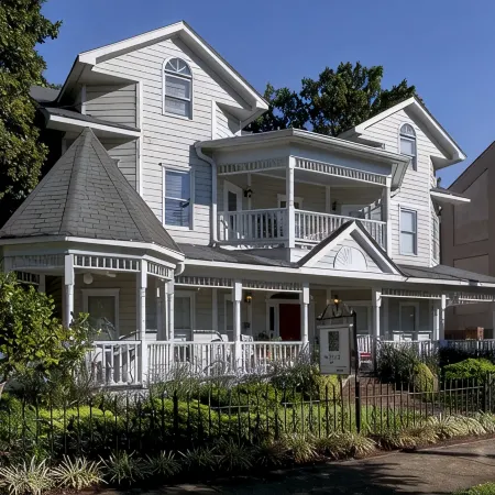 The 1425 Inn