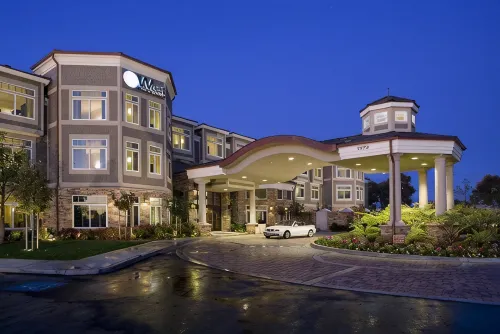 West Inn & Suites