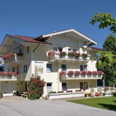 Haus Alpina Ski in & Ski Out