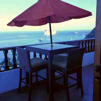 MAGNIFICENT OCEAN VIEW Hamilton Cove Condo With Golf Cart Included. Others