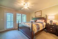 Cabin on the river within walking distance of downtown Helen! - 3-Star