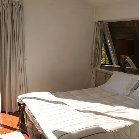 Casa Dos Vidros - Lakefront Charmer Villa Отели в г. Томар