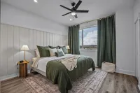 Modern 3Br Townhome with Bikes Sups & Trails