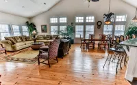 2600 SqFt "Nicest Penthouse on the Outer Banks" - Only 400 ft to the Beach!! - 4성급