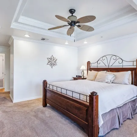 3 BDR Riverfront Resort w/pool, spa, dock & launch!